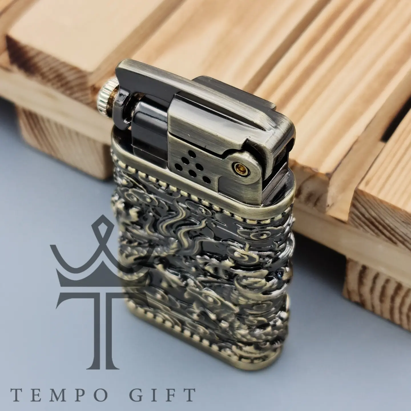 تصویر پشت فندک بنزینی اورجینال زورو ZORRO مدل 2 تصویر پشت فندک بنزینی اورجینال زورو ZORRO مدل 2