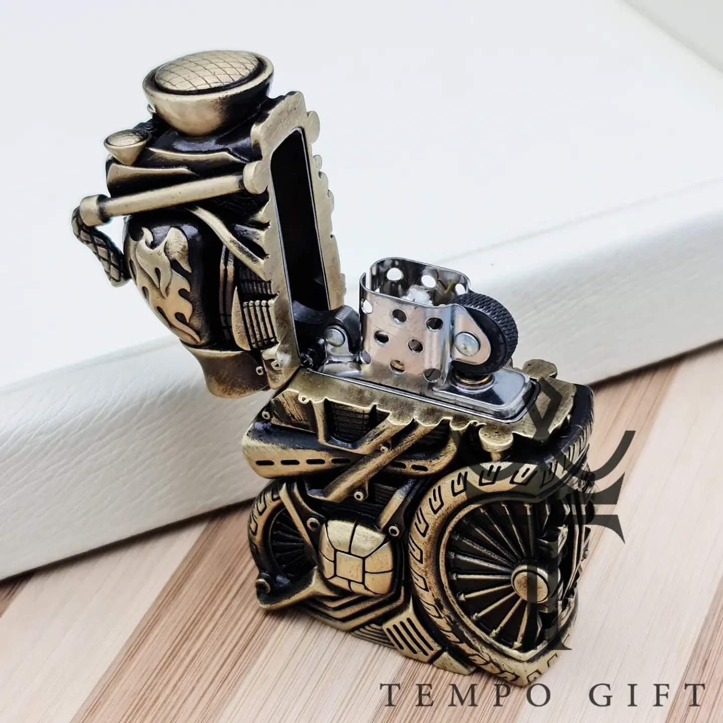 درب فندک بنزینی اورجینال زیپو ZIPPO مدل Freedom Wheels درب فندک بنزینی اورجینال زیپو ZIPPO مدل Freedom Wheels