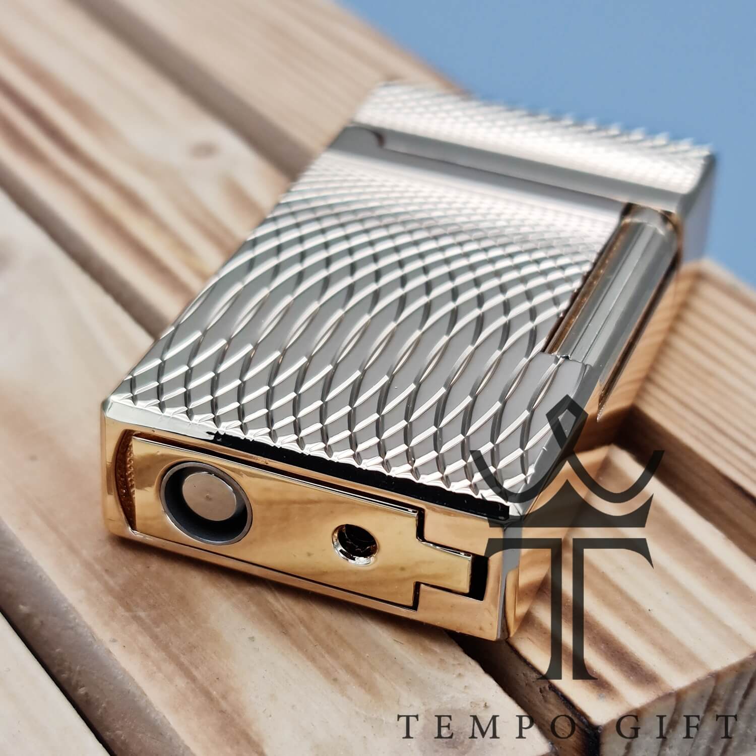 PSX_20230224_215705 کف فندک دروی Derui گازی طلایی