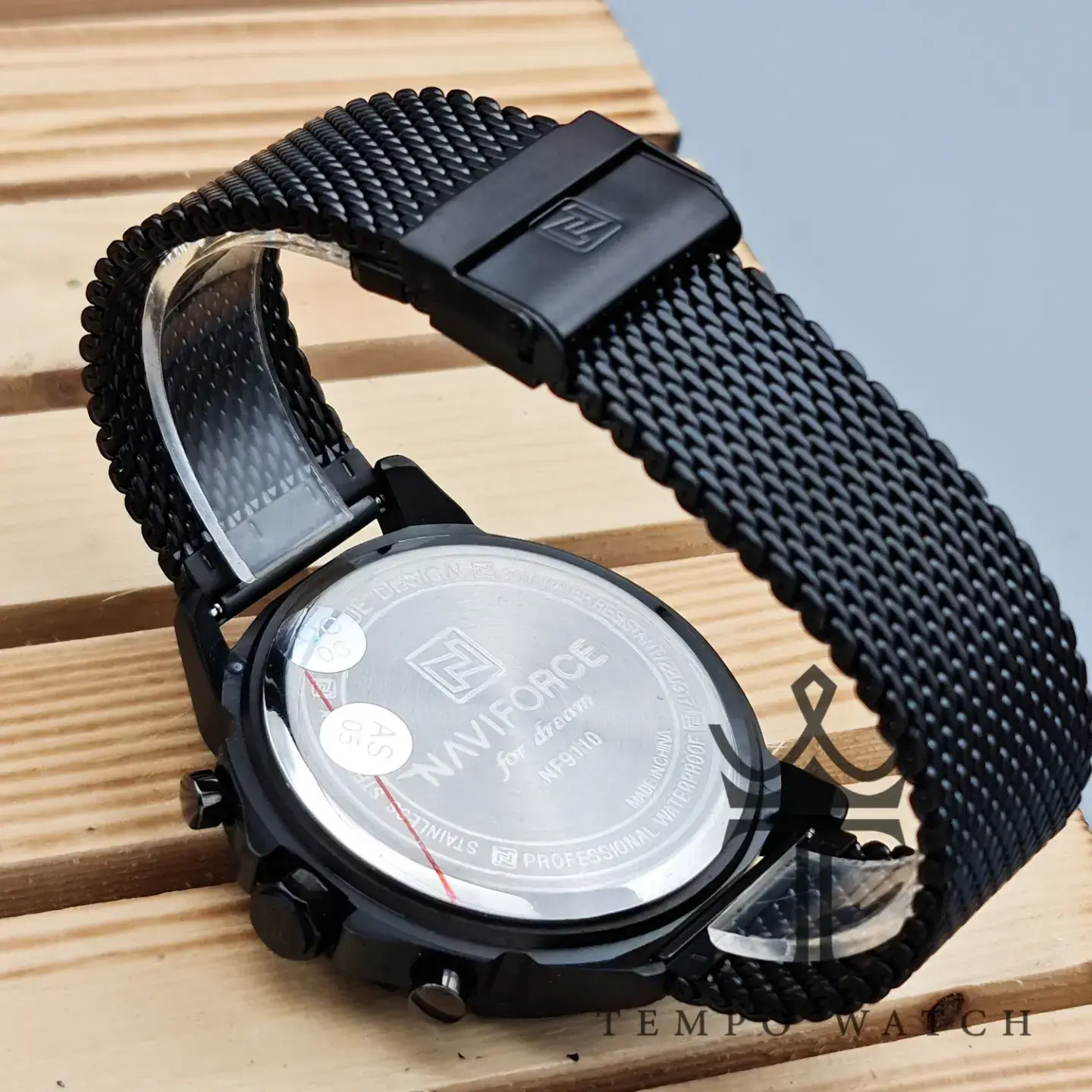 پشت ساعت مچی مردانه نیویفورس Naviforce NF9110 پشت ساعت مچی مردانه نیویفورس Naviforce NF9110