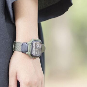 ساعت کاسیو Casio مدل AE-1200WHB-1B روی مچ دست
