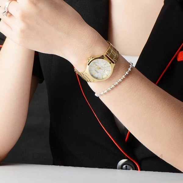 تصویر روی دست ساعت مچی کاسیو زنانه CASIO LTP-V300G-7A تصویر روی دست ساعت مچی کاسیو زنانه CASIO LTP-V300G-7A