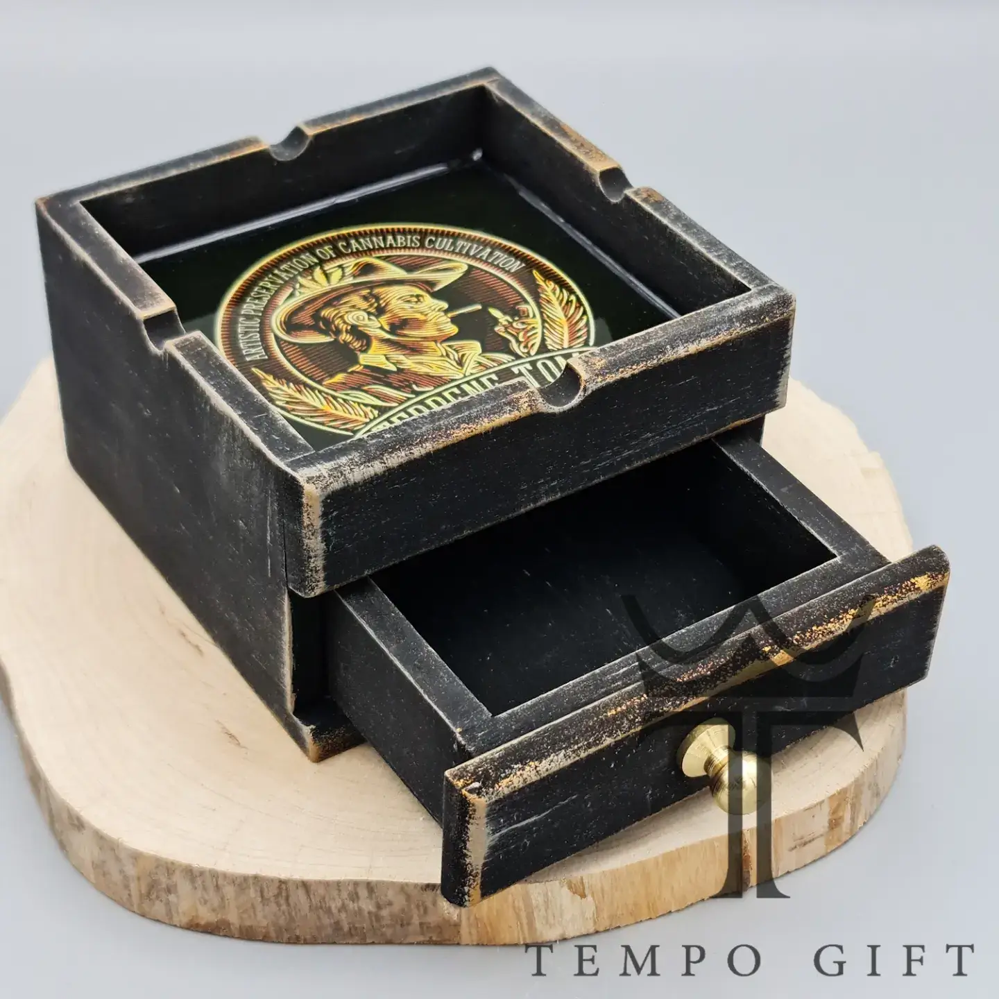 زیر سیگاری چوبی کشو دار 2 زیر سیگاری چوبی کشو دار 2