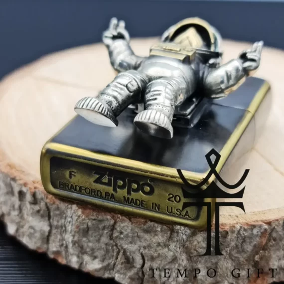 زیر فندک زیپو ZIPPO بنزینی کلکسیونی موش فضایی