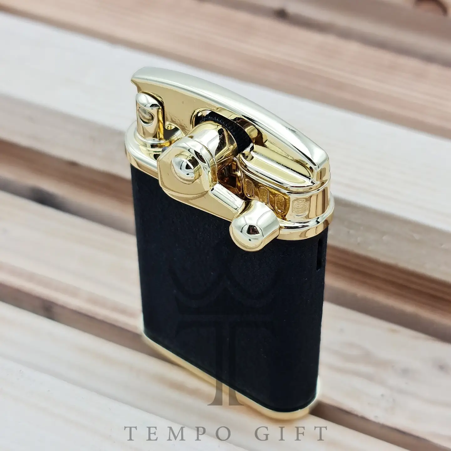 بالای فندک بنزینی زورو مدل هندلی مشکی آسفالتی بالای فندک بنزینی زورو مدل هندلی مشکی آسفالتی