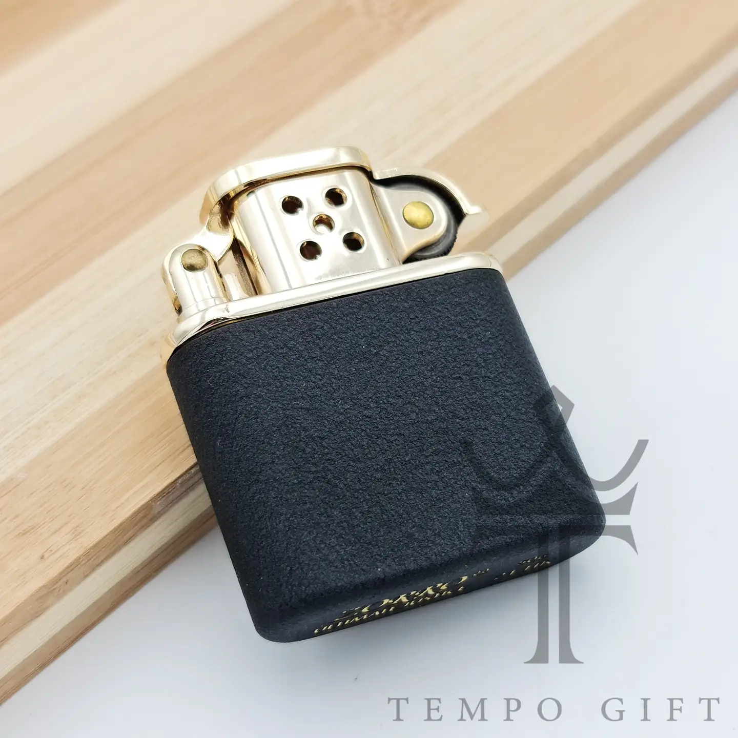 فندک بنزینی زورو مشکی آسفالتی عکس فندک بنزینی زورو مشکی آسفالتی