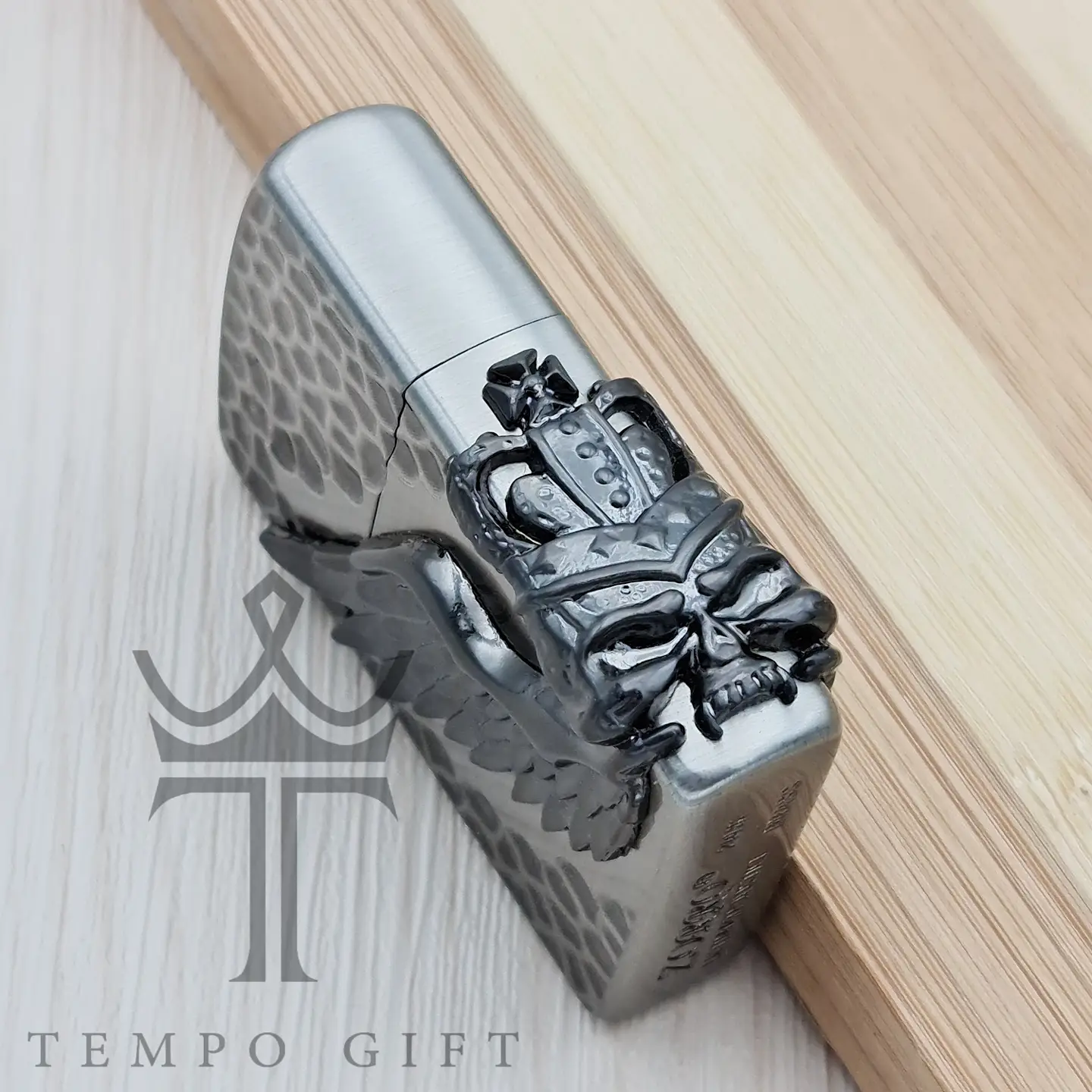 جلوی فندک بنزینی زورو مدل بال وینگز جلوی فندک بنزینی زورو مدل بال وینگز