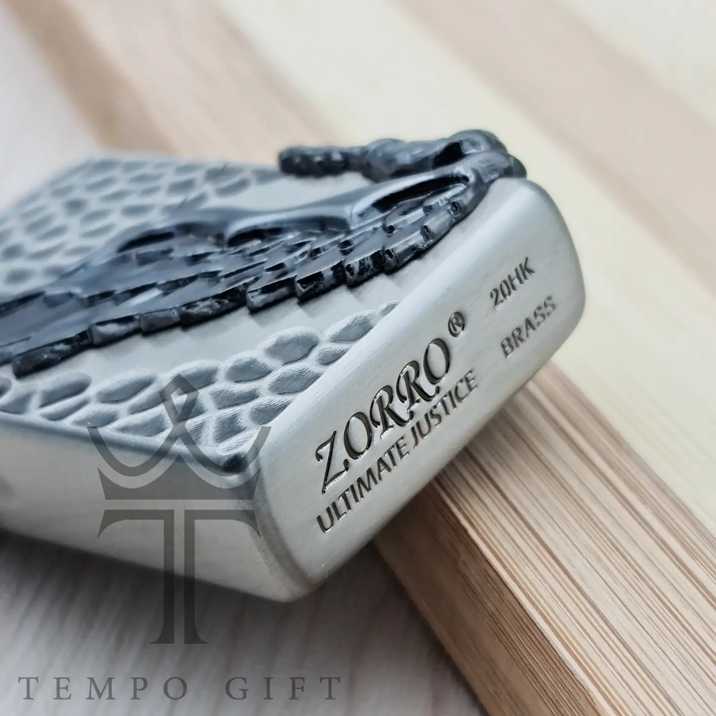 زیر فندک بنزینی زورو مدل بال وینگز زیر فندک بنزینی زورو مدل بال وینگز