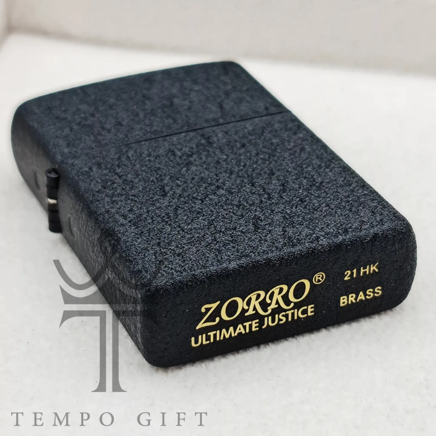 زیر فندک بنزینی زورو مشکی آسفالتی طرح زیپو زیر فندک بنزینی زورو مشکی آسفالتی طرح زیپو