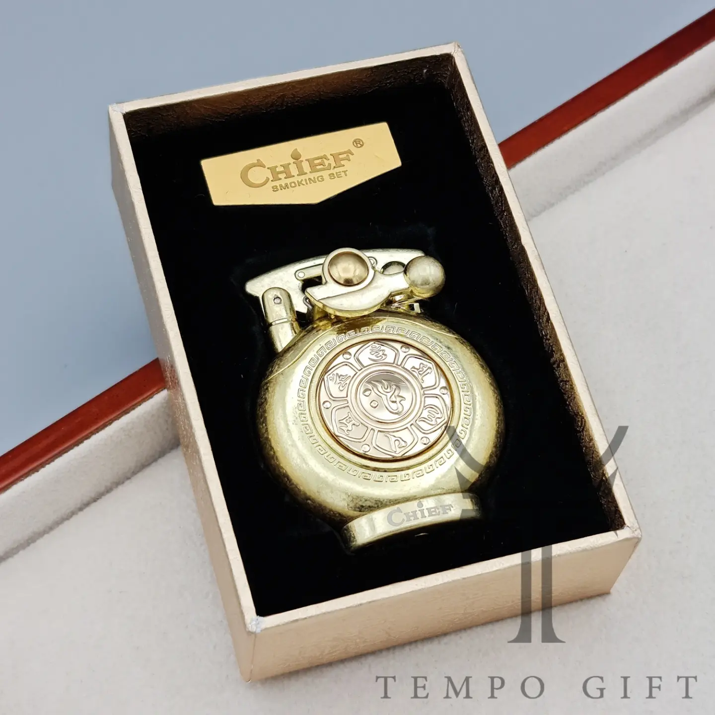 جعبه فندک چیف بنزینی مدل فیجت دار طلایی وینتج جعبه فندک چیف بنزینی مدل فیجت دار طلایی وینتج