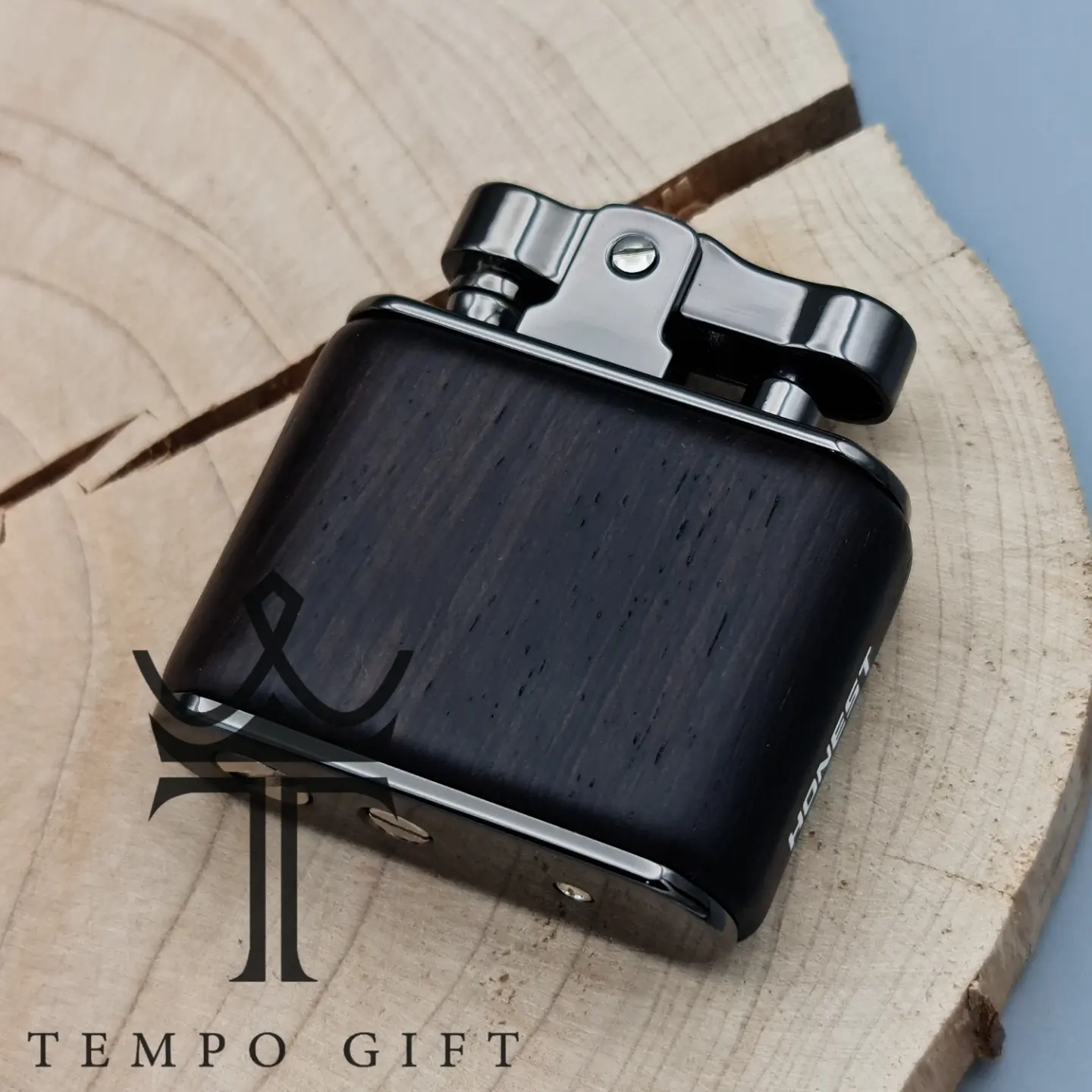 فندک بنزینی آنست طرح چوب قهوه ای فندک بنزینی آنست طرح چوب قهوه ای