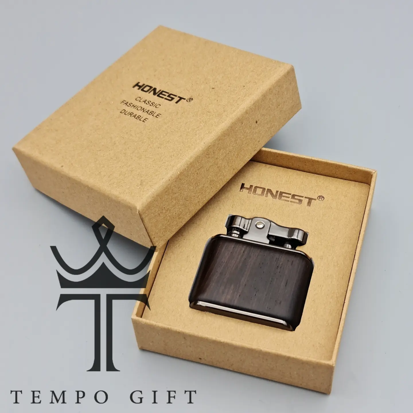 پکیج فندک بنزینی آنست طرح چوب قهوه ای پکیج فندک بنزینی آنست طرح چوب قهوه ای