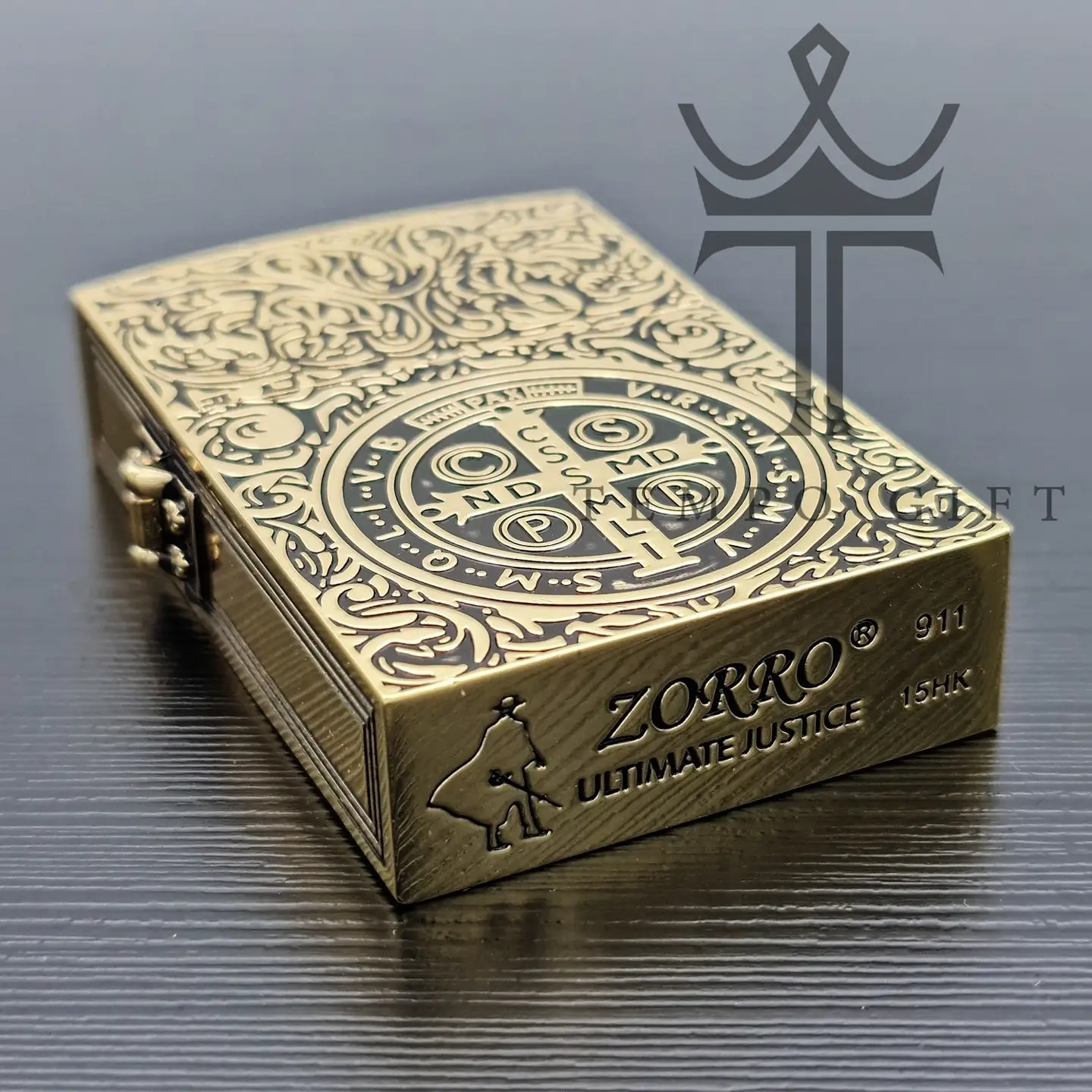 زیر فندک بنزینی زورو رومیزی برنجی مدل کنستانتین طلایی زیر فندک بنزینی زورو رومیزی برنجی مدل کنستانتین طلایی