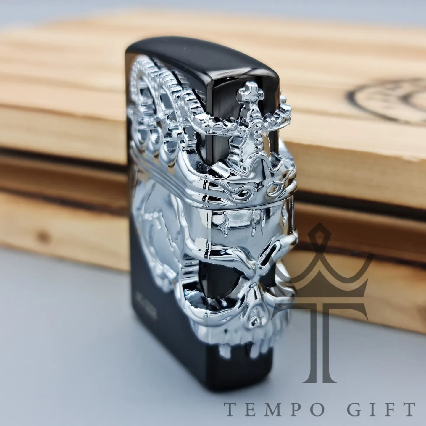 جلوی فندک بنزینی زورو مدل جمجمه جلوی فندک بنزینی زورو مدل جمجمه