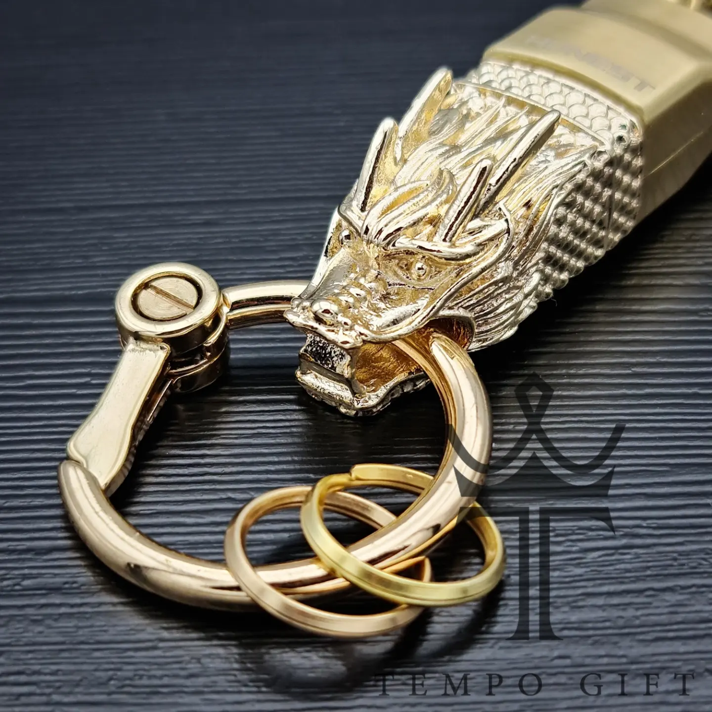 گیره و حلقه جاکلیدی اورجینال آنست Honest مدل بندی اژدها طلایی گیره و حلقه جاکلیدی اورجینال آنست Honest مدل بندی اژدها طلایی