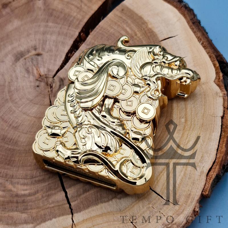 PSX_20240818_222224 فندک اورجینال زورو طلایی طرح اژدها