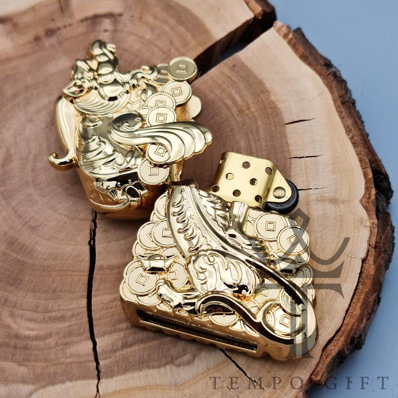 PSX_20240818_222317 درب فندک اورجینال زورو طلایی طرح اژدها