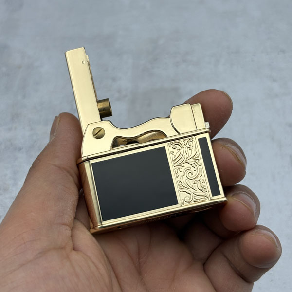 درب فندک جوبون بنزینی مدل لیمیتد تک ضربه ای درب فندک جوبون بنزینی مدل لیمیتد تک ضربه ای