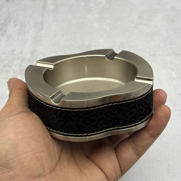 زیرسیگاری آنست Honest زیرسیگاری آنست Honest