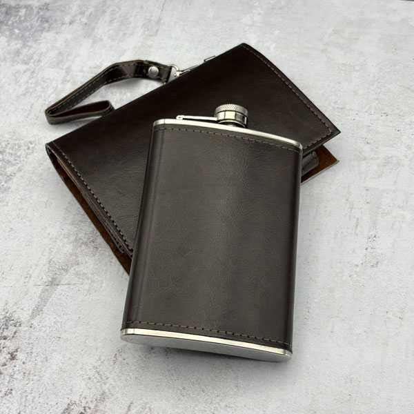 هیپ فلاسک استیل با کیف چرمی هیپ فلاسک استیل با کیف چرمی